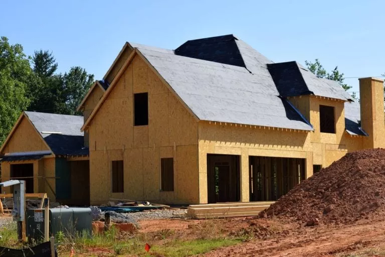 You are currently viewing Roofing Material Shortages, Can I avoid them?